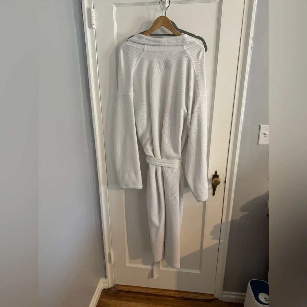 Elegant White, Women's Robe size XXL - Picture 5 of 5